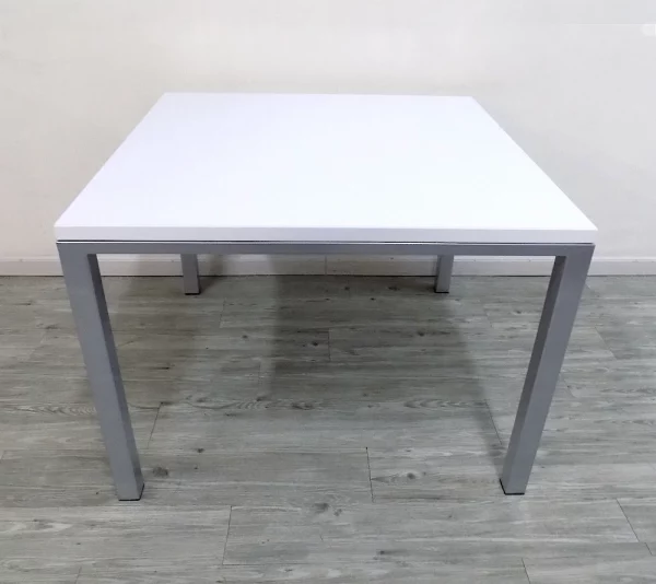 Mesa Madera Canto de PVC MECCPP-BT4P para restaurante y comedor industrial